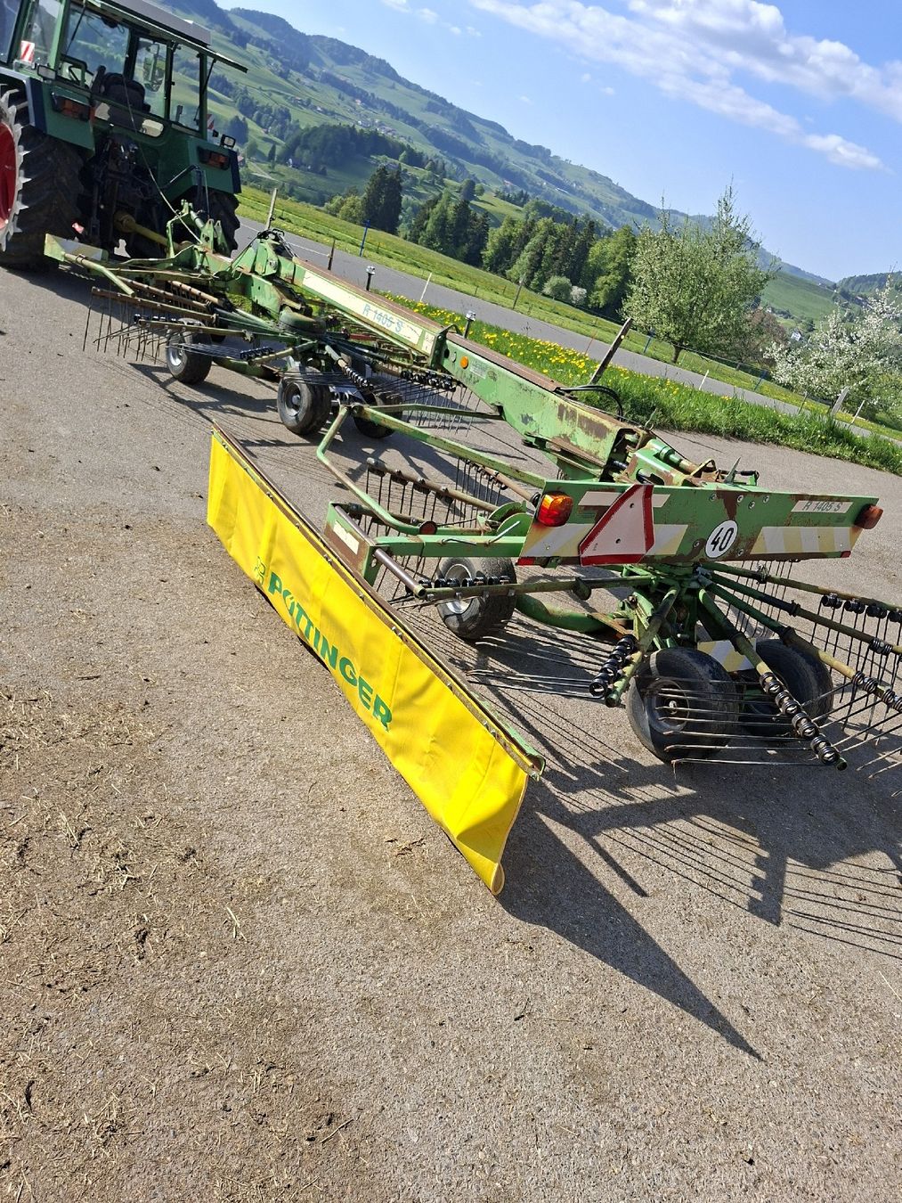 Raccolta foraggio grezzo: stoll R 1405 S doppelschwader – Usato da Wald ZH venduto da jk98 3
