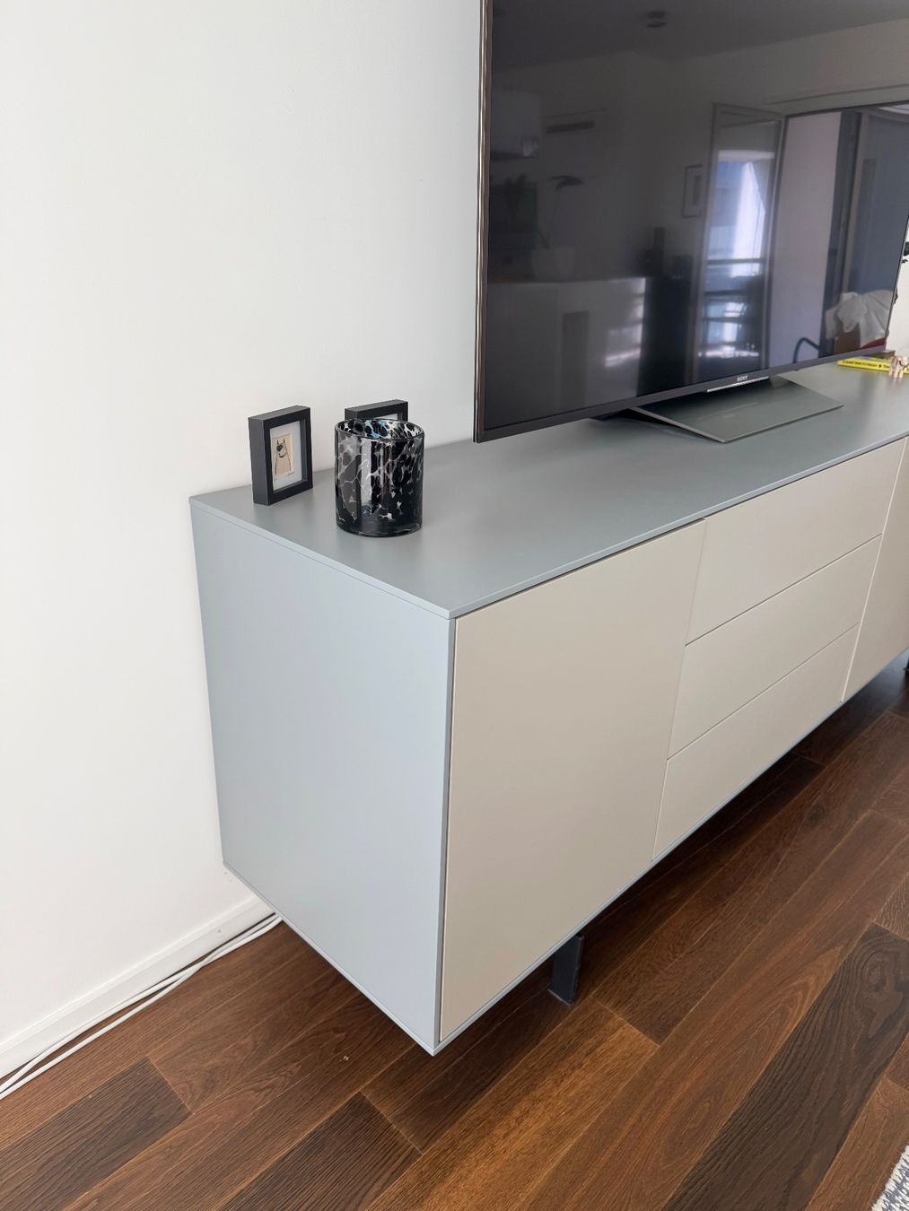 Pfister TV Möbel: Modernes Sideboard, grau/beige – Gebraucht aus Winterthur von bk93 2