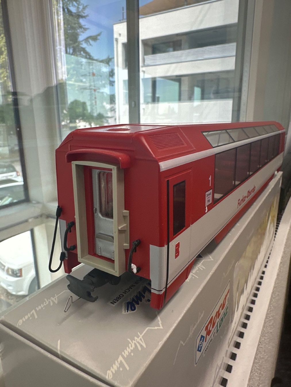 Roco Modellini di ferrovie: Roco Lenz Alpine Line spur Om Panorama- Wagen – Usato da Steinhausen venduto da Murano8 3