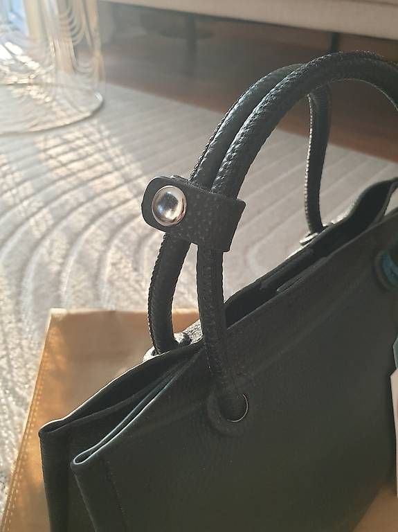 Borse da donna: NEU Sandrine Handtasche schwarz – Nuovo e nell'imballaggio originale da Zürich venduto da b_ege 2