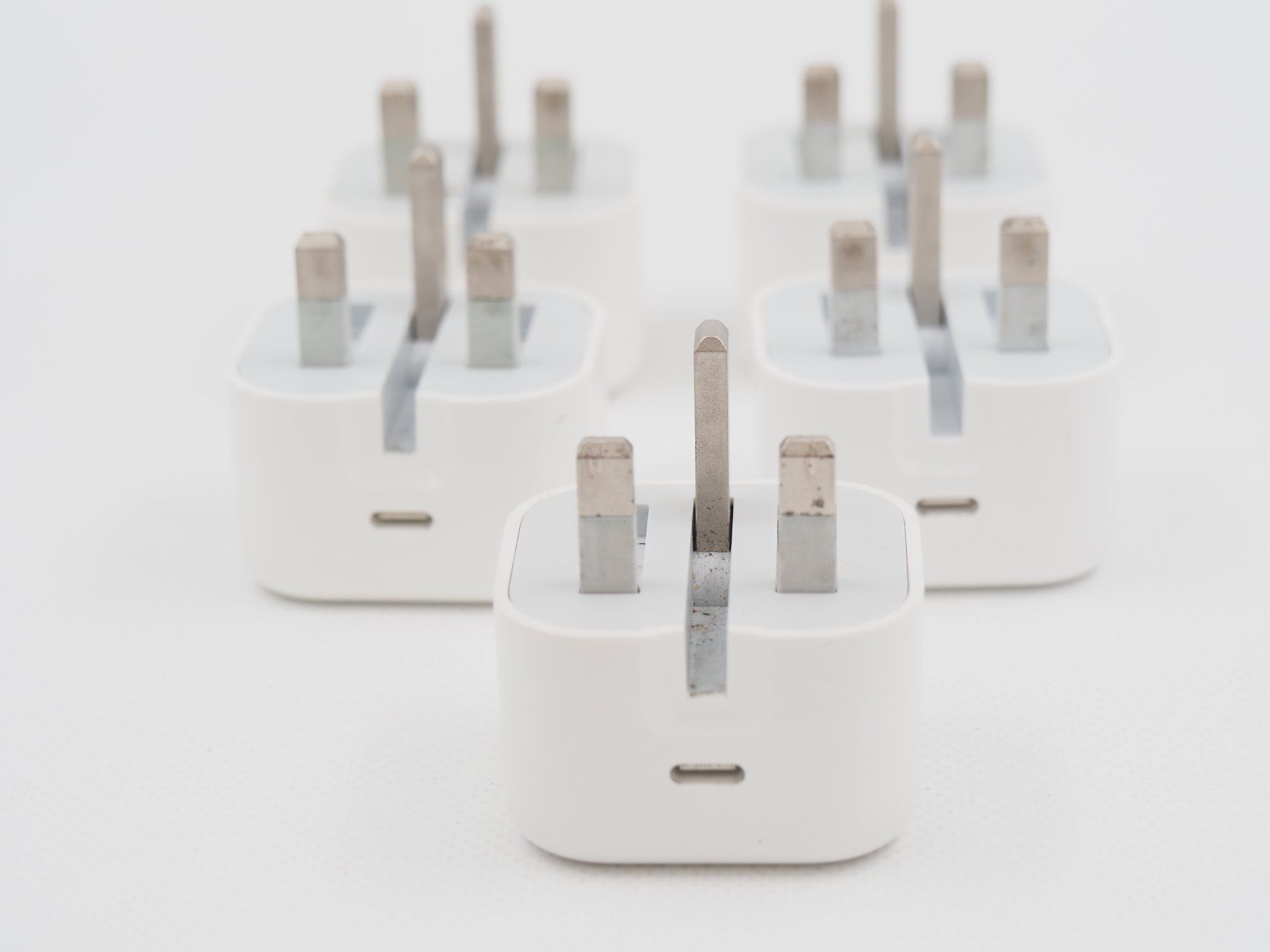 Unità & Adattatore: MULTI Ladeadapter 20 Stk. UK-Stecker (26070719) – Usato da Zürich venduto da fundsachenverkauf 1