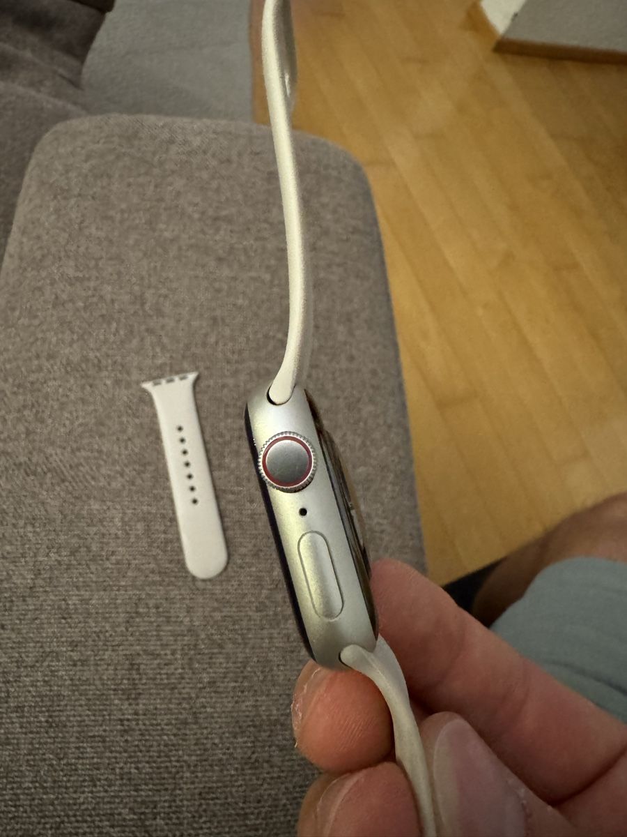 Apple Smartwatch: Apple Watch 7 Cellular, Silber, 41mm, Smartwatch – Gebraucht aus Baar von Tailanjet 2