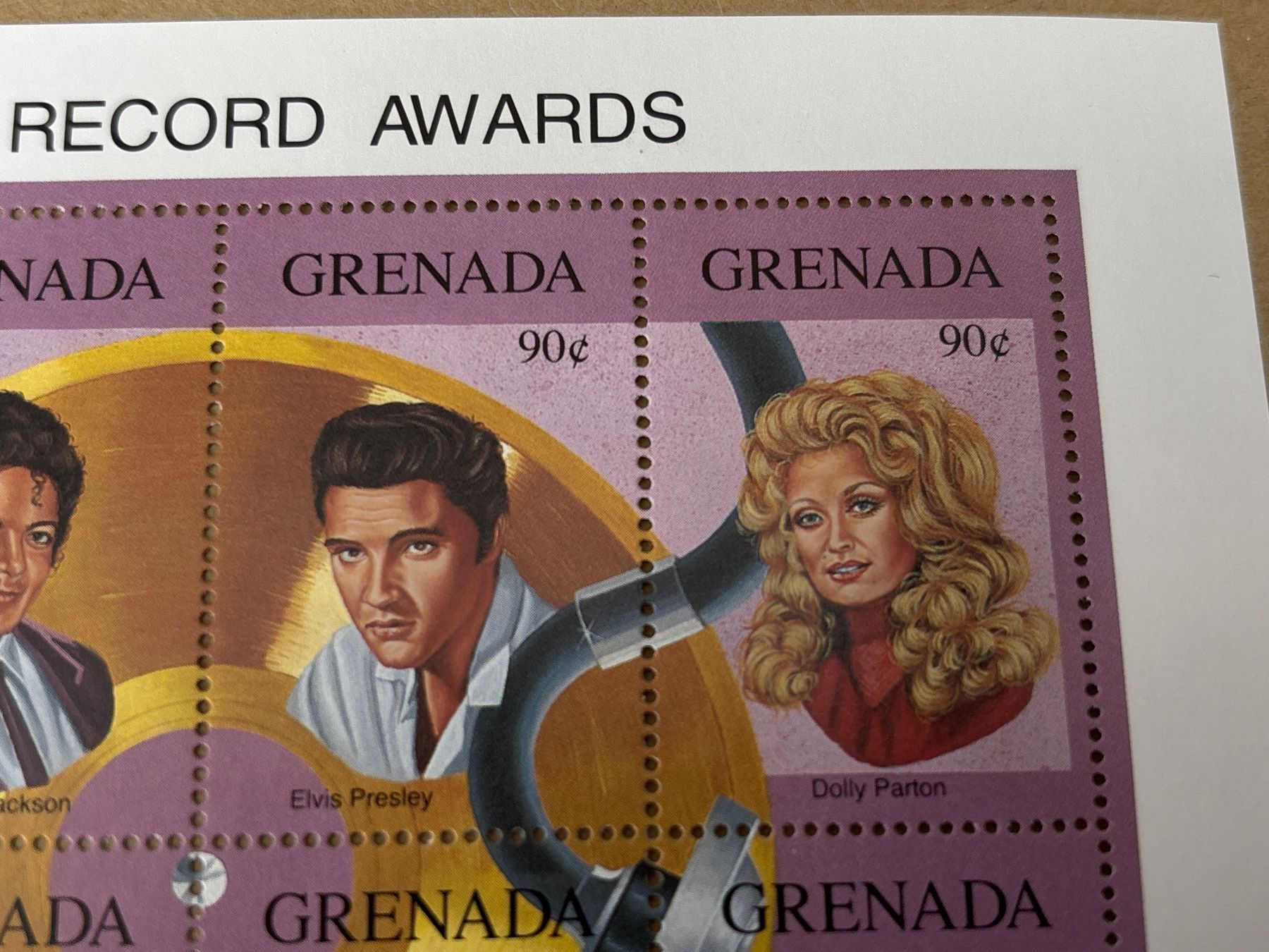 Tous les timbres: Grenada Briefmarken Gold Record Awards Cher, Michael Jackson – Neuf avec emballage d'origine à Zürich par engebrunau 2