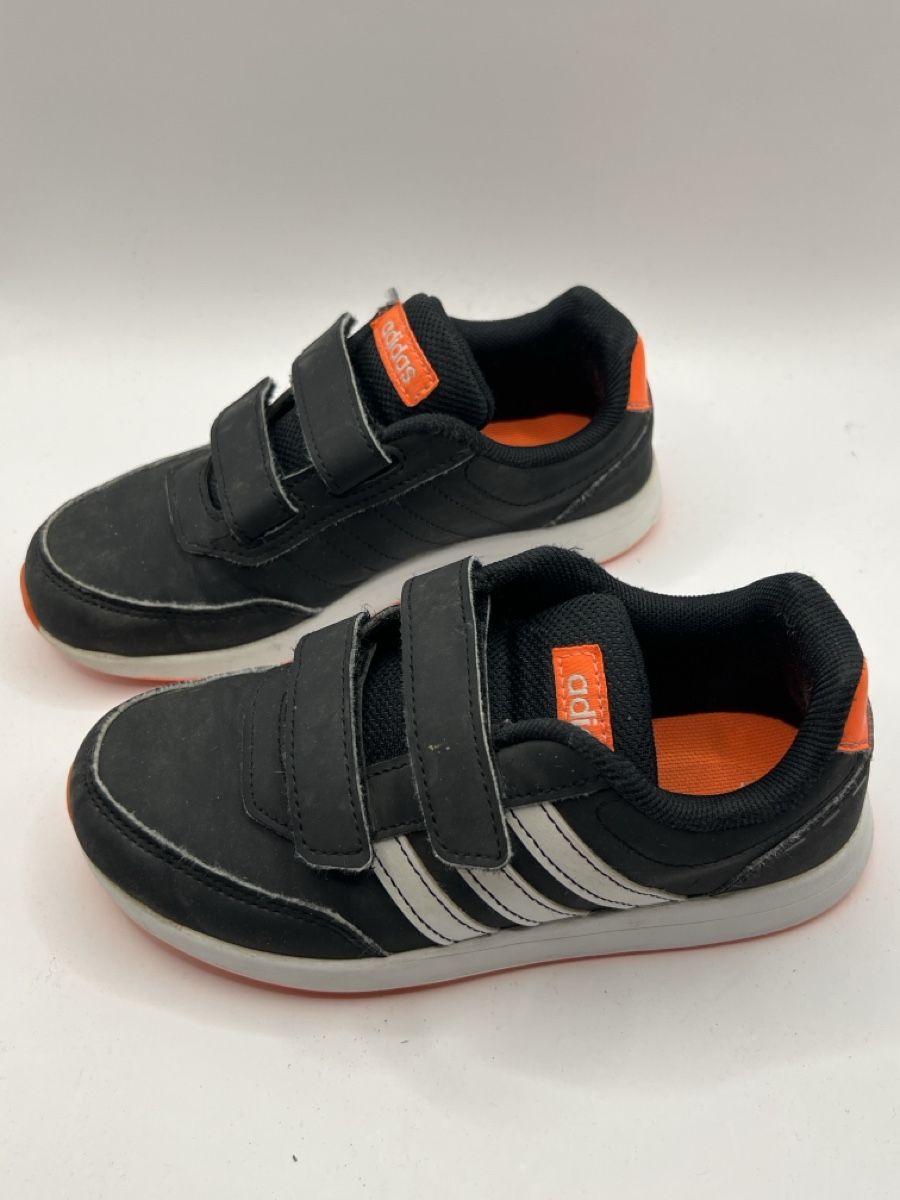 Adidas Scarpe da uomo: Adidas Sneakers schwarz - Gr. 30 – Usato da Zuchwil venduto da Commander0
