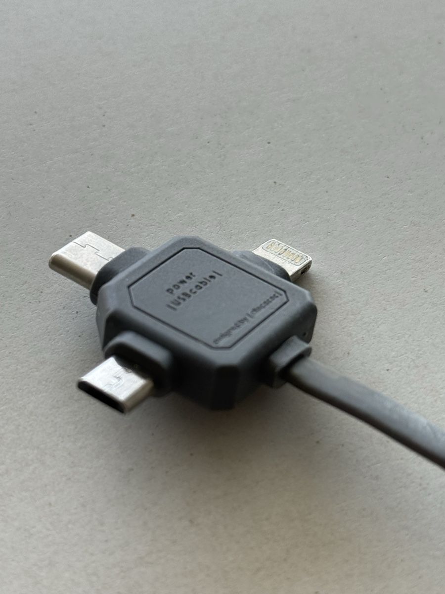 Kabel: Universal 3-in-1 USB-Ladekabel USB-C, Lightning & Micro-USB – Gebraucht aus Rombach von Spidey79
