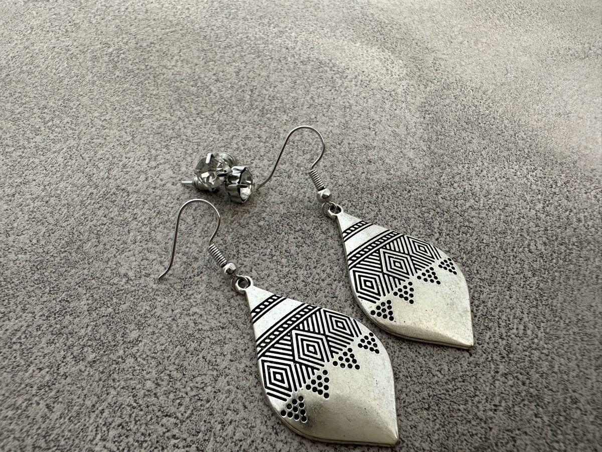 Orecchini pendenti & Orecchini a lobo: 2er Set Silberne Ohrhänger Ethno Muster, Sommer Schmuck – Nuovo (secondo la descrizione) da Dietikon venduto da vithya88 1