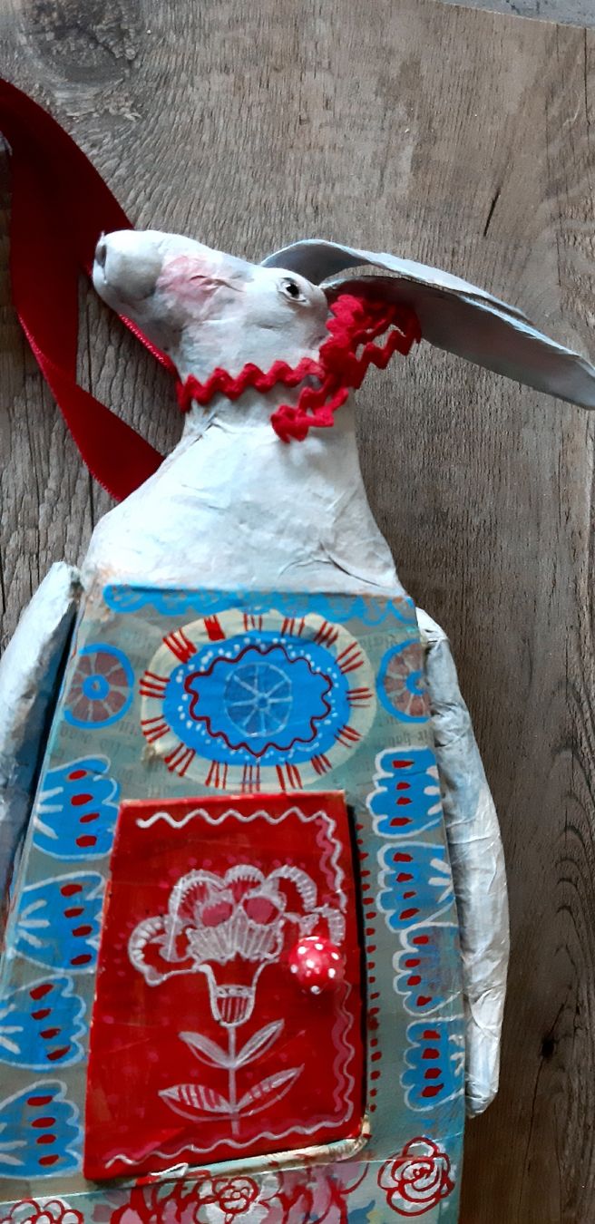 Statuette: Lustiges Papiermache Fabeltier  -  Deko – Usato da Tagelswangen venduto da BrigittaC01 1