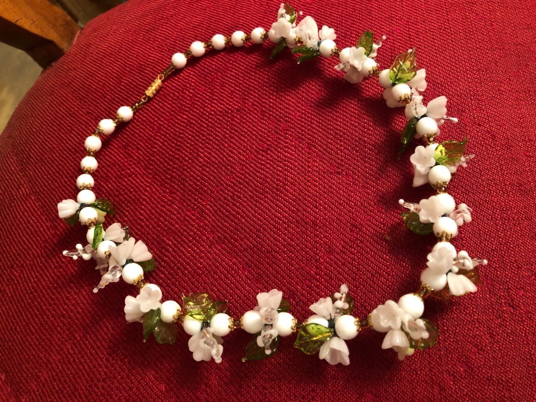 Catenine: GABLONZER GLASBLÜTENCOLLIER.Weissfarben. – Usato da Wald ZH venduto da mlnt 3