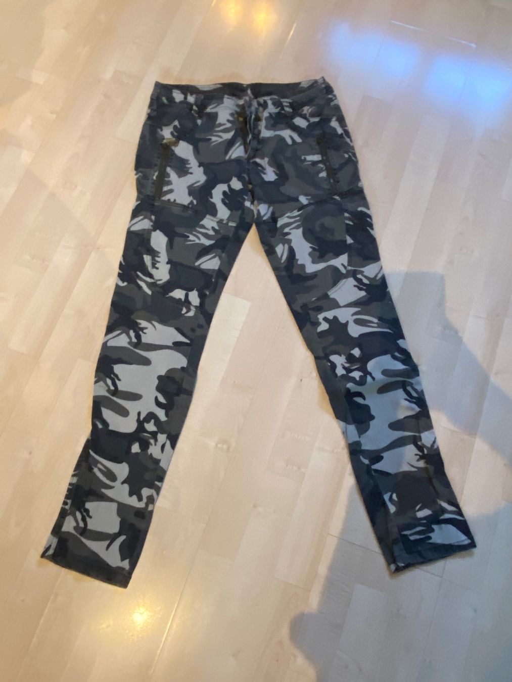 Pantalons: Hise im Militärlock Gr. 38 – D'occasion à Mollis par fauno197 1