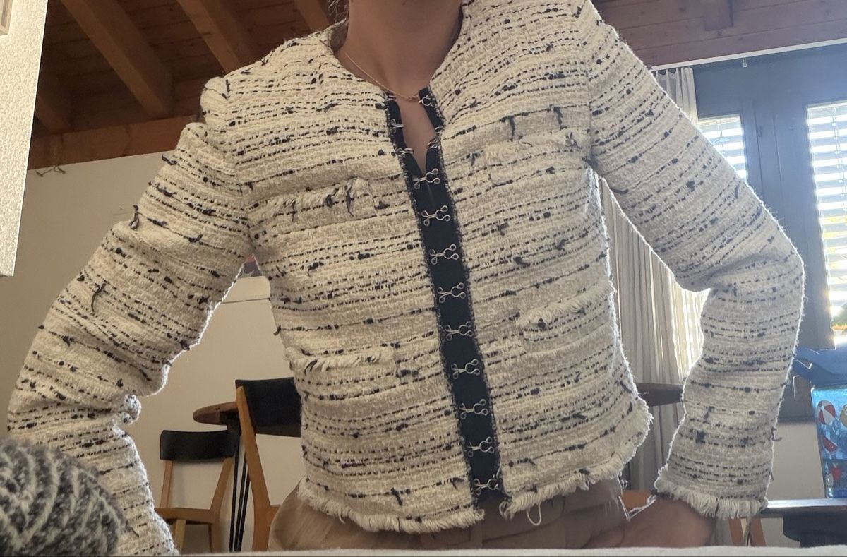 Mango Giacche: Mango tweed Jacket cream black fringe hook closure – Usato da Zürich venduto da FStewart