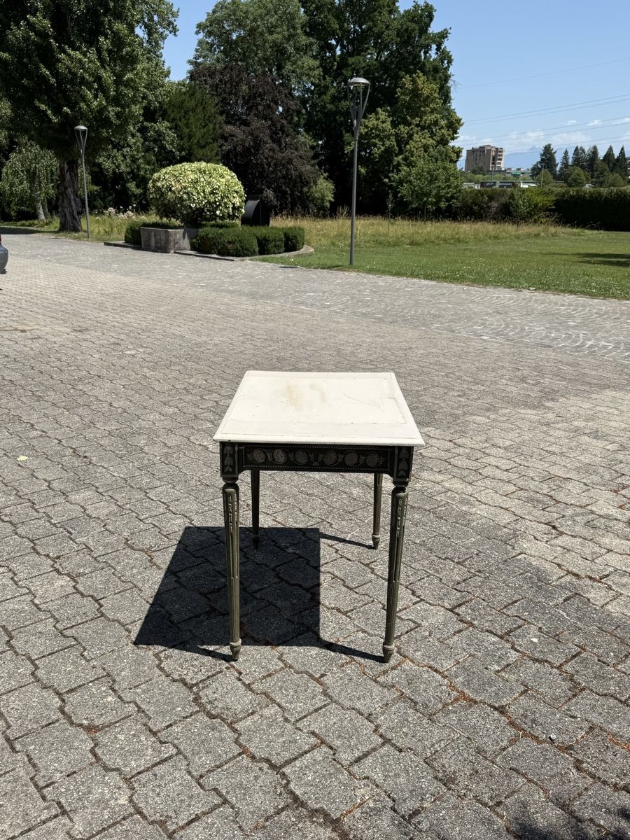 Tische: Table d’appoint – Gebraucht aus Nyon von tha_5zkc 1
