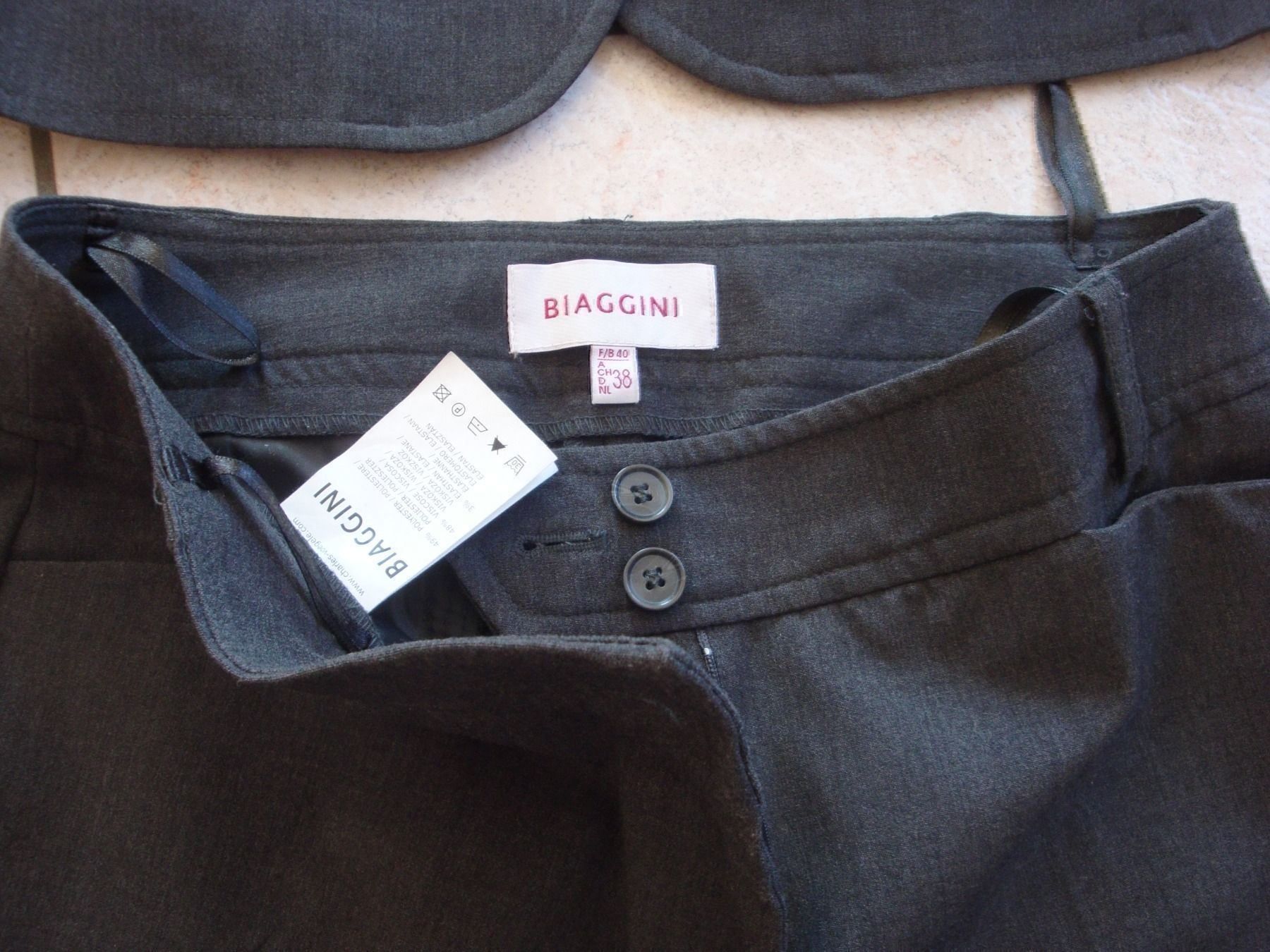 Giacche: tailleur jacke+hose dark grey gr. 38 – Nuovo (secondo la descrizione) da Porza venduto da tbch 1