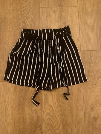 Kurze Hose gestreift Schwarz Weis 