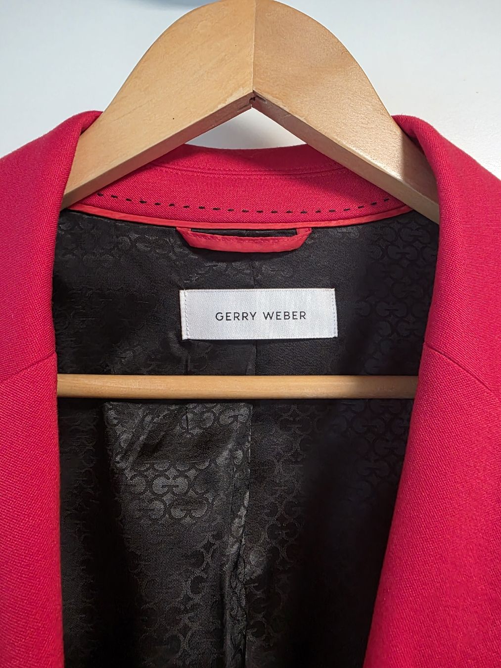 Gerry Weber Vestes: New Gerry Weber red blazer size 46 – Neuf avec emballage d'origine à Volketswil par mic_27b5 2
