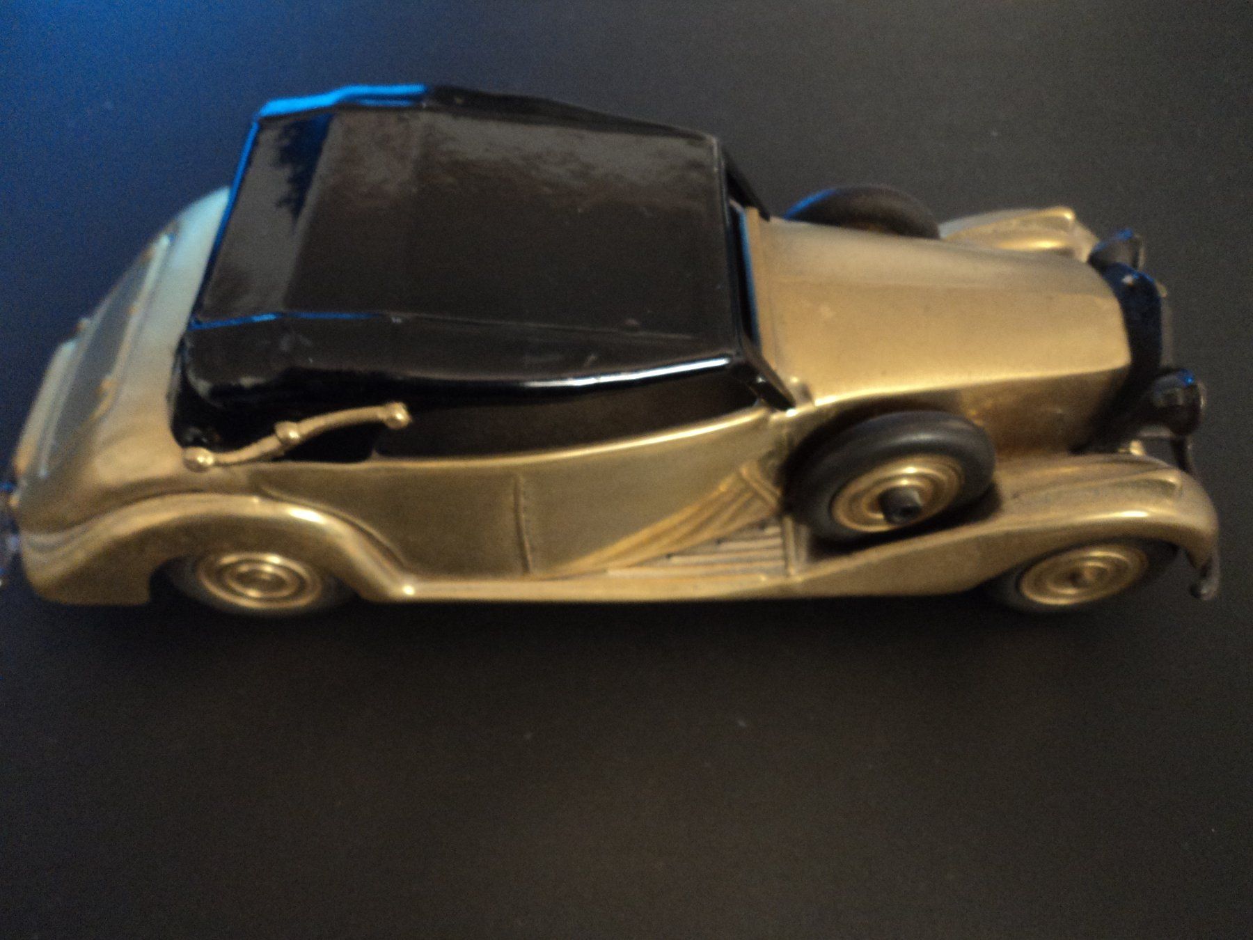 Rolls Royce Modellautos: Rolls Royce Phantom III 1939 – Gebraucht aus Schwarzenburg von modelCARama 1