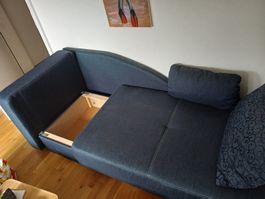 Schönes Schlafsofa mit Stauraum, neuwertig, dunkelblau