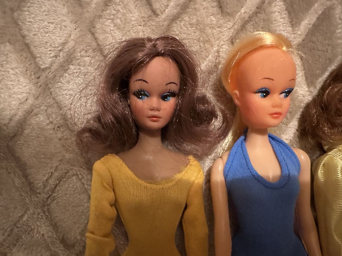 Poupées: 7 Hong Kong Barbies – D'occasion à Herbriggen par Sehrazade 2