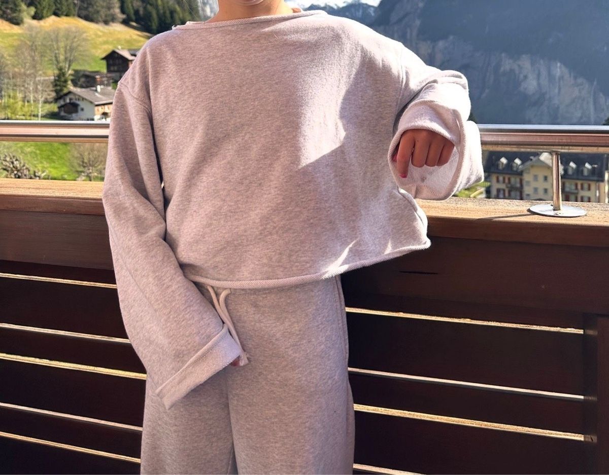 Lotti & Set di vestiti: Bekleidungs-Set Trainer/Sweat Gr. 146 – Usato da Unterengstringen venduto da Homeseller 2