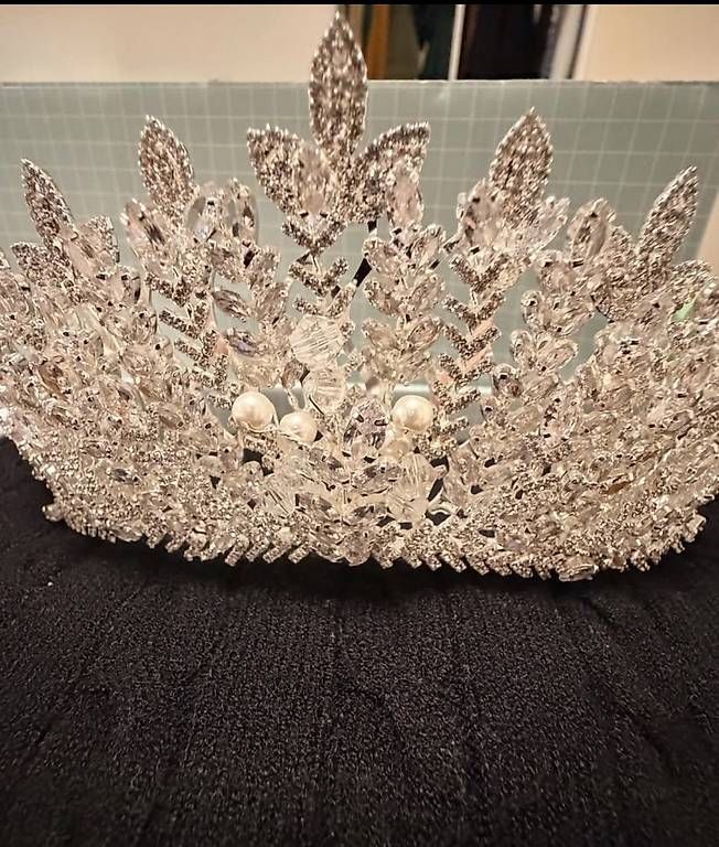 Accessori per capelli: Prinzessinen Krone mit Perlen – Usato da Glattbrugg venduto da mir_vx2c 2