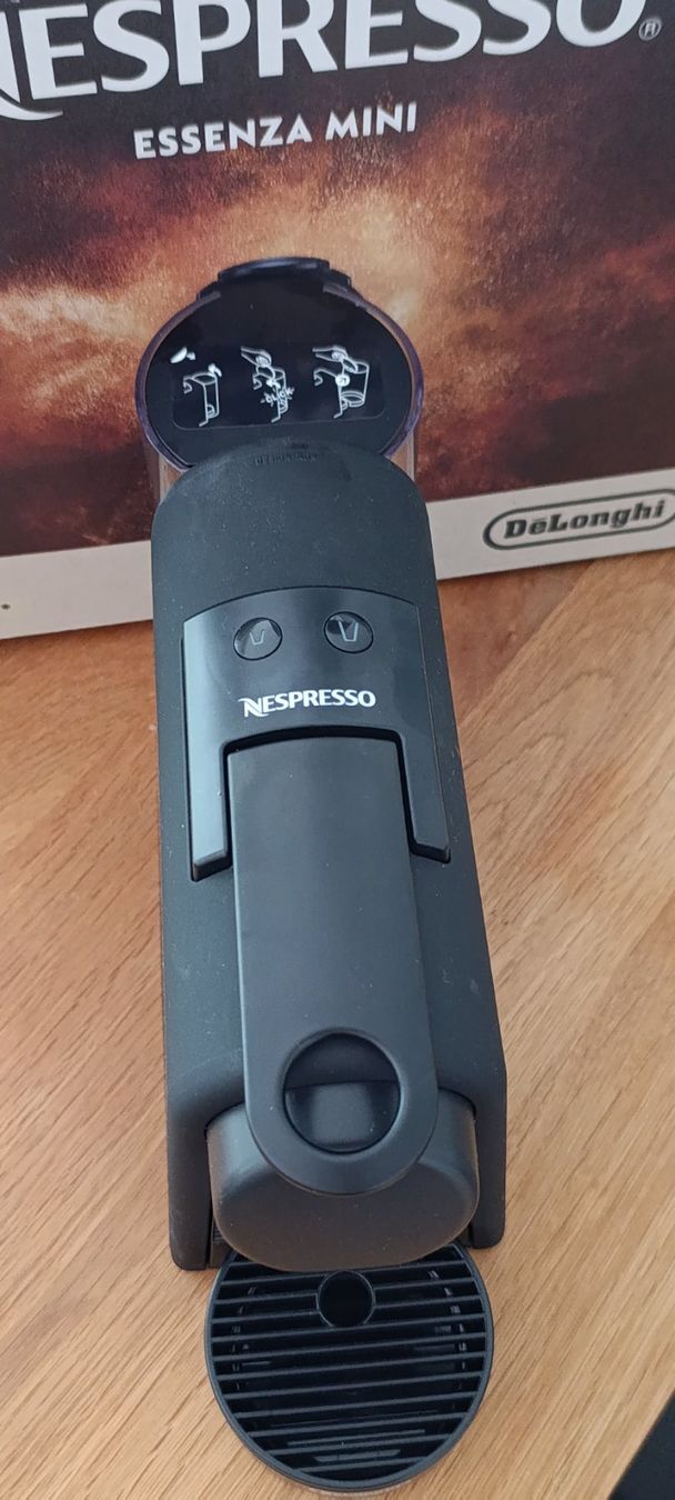 Nespresso Kaffeemaschinen & Espressomaschinen: Essenza Mini Matte Black Anthracite D – Gebraucht aus Mollis von Frauenfeld1