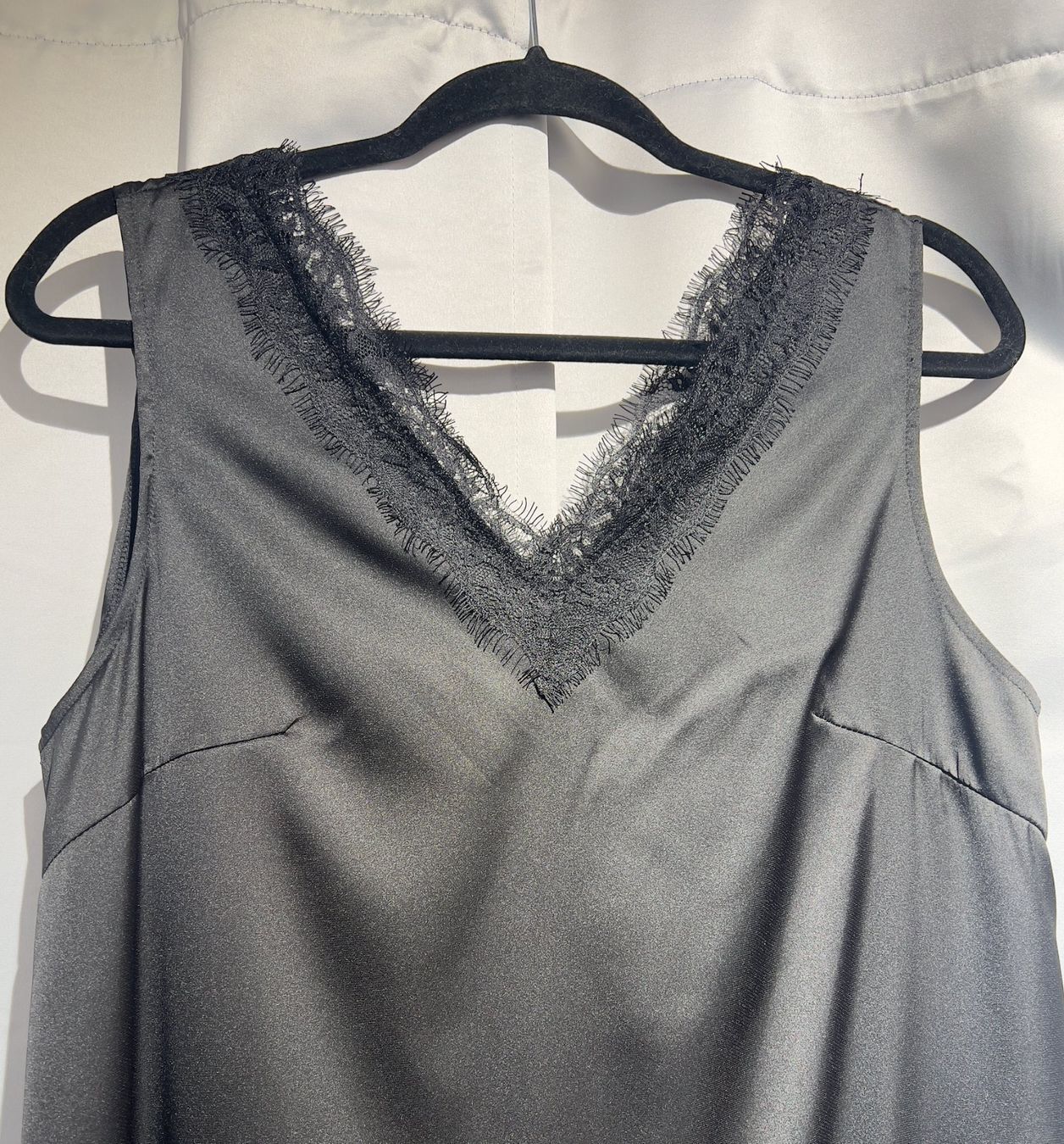 Robes: Schickes schwarzes Kleidchen mit Spitze – Neuf avec emballage d'origine à Zürich par Naebeli 2
