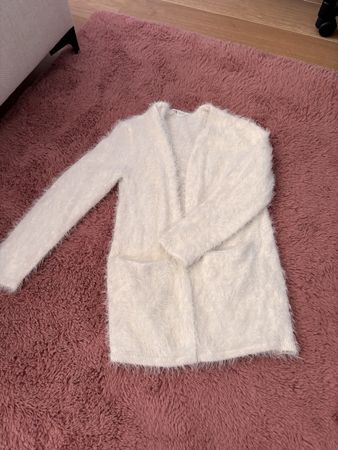 Strickjacke H&M flauschig weiss Grösse 134/140 gebraucht