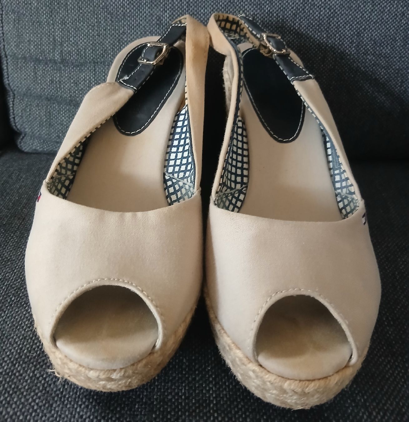 Tommy Hilfiger Scarpe da donna: Tommy Hilfiger Espadrille Wedges - Size 38 – Usato da Watt venduto da Tomaf 2