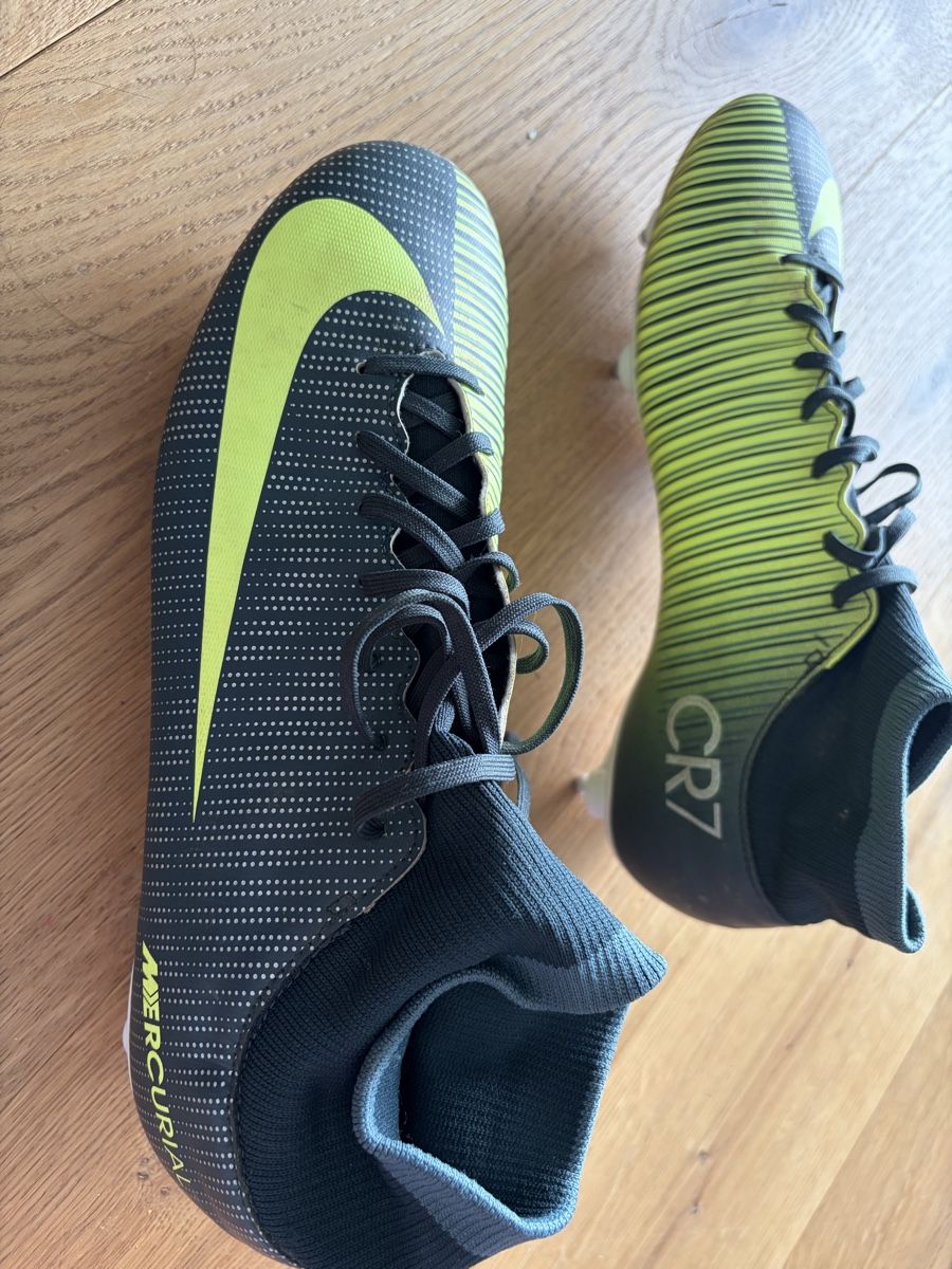 Nike Herrenschuhe: Fussballschuh – Neu (gemäss Beschreibung) aus Wünnewil von mic_vyg5 1