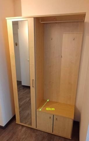 Guardaroba: Flurschrank mit Spiegel – Usato da Bern venduto da ale_pnh7 1
