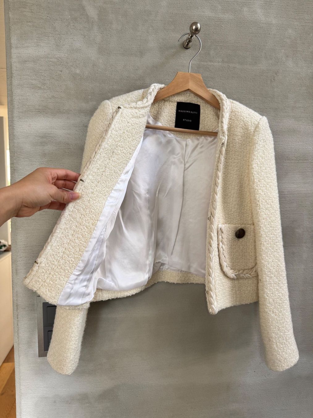 Massimo Dutti Giacche: Massimo Dutti Tweed Cropped Textured Jacket Studio – Usato da Zürich venduto da camenk 3