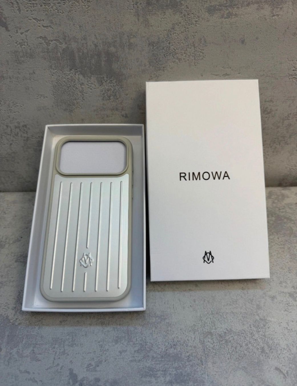 Apple Covers & Schutzfolien: IPhone 17 Pro Max Rimowa Case – Neu (gemäss Beschreibung) aus Campocologno von fsc.7wcp