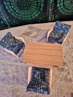 Puppenstube Möbel Set, Tisch und 3 Stühle,Vintage 70er Jahre