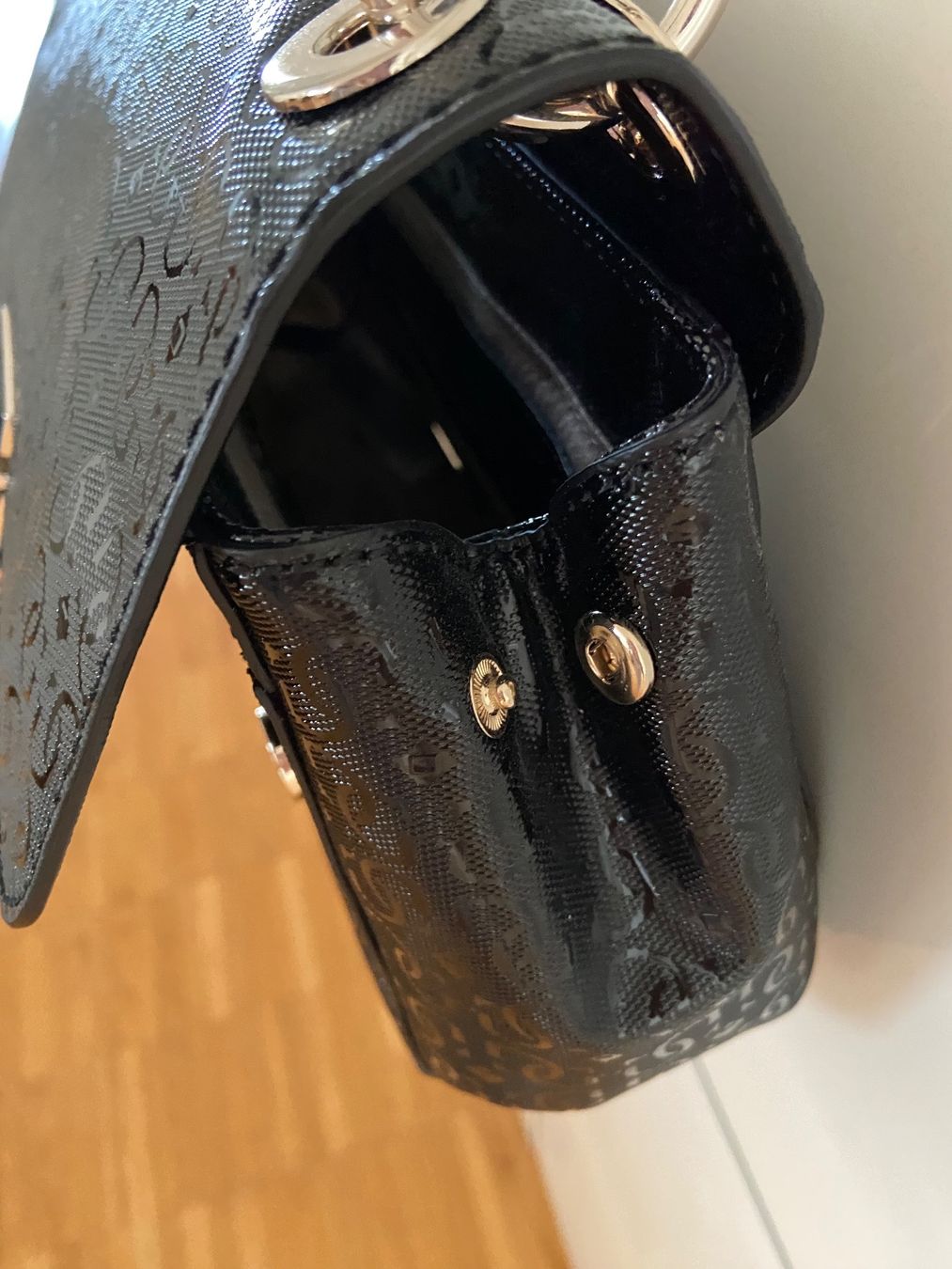 Guess Borse da donna: NEUE - GUESS Tasche – Nuovo (secondo la descrizione) da Bülach venduto da kittygismo 1