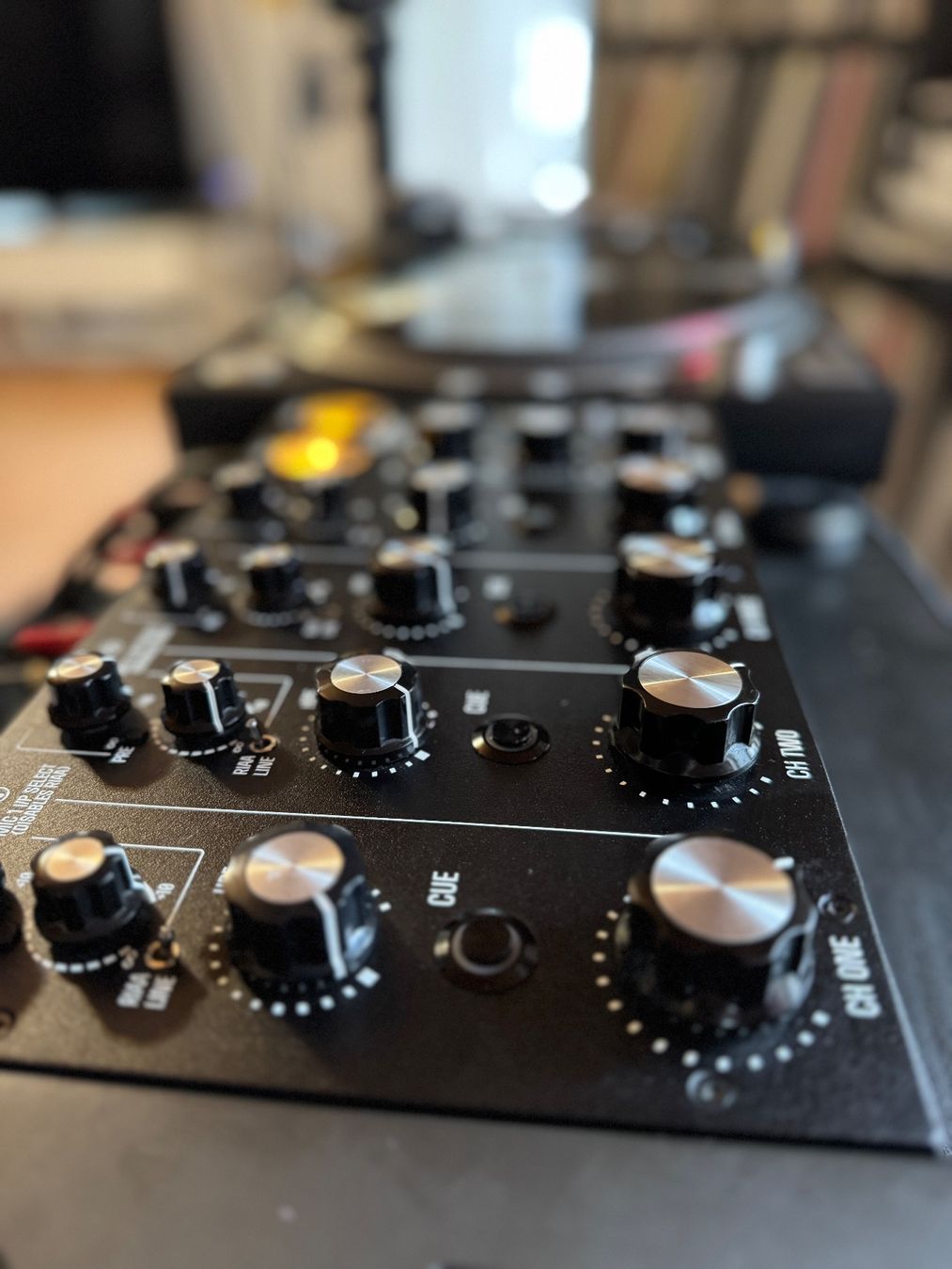 Console di mixaggio: Rotary Mixer Master Sounds Radius 4 2017 Black – Usato da Zürich venduto da Makesome01 1