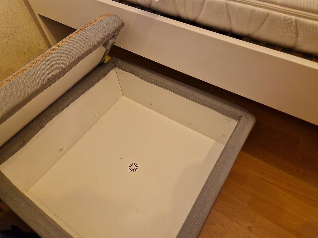 Lits: Malm Bett 90x200 mit Matraze – D'occasion à Rüti ZH par Jebe79 2