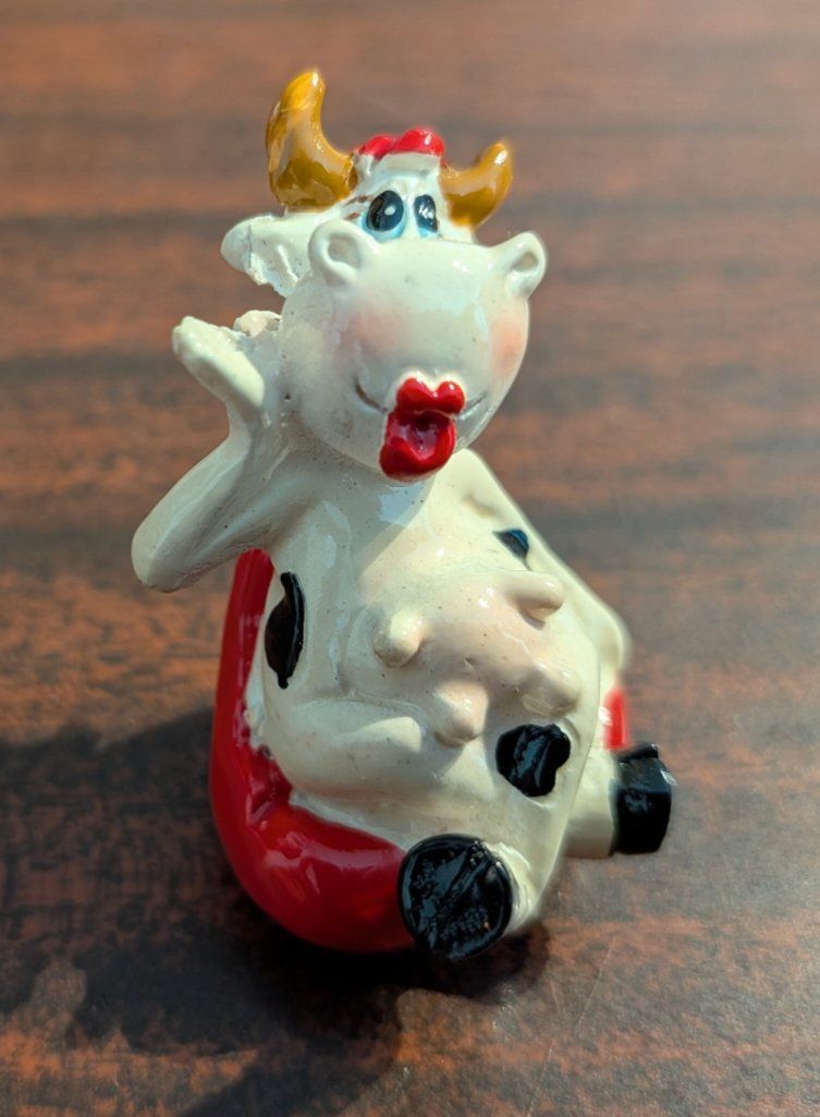 Tutte le decorazioni: Figurines vaches décoratives lot de 4 pièces – Usato da Cernier venduto da Poussetofiol 1