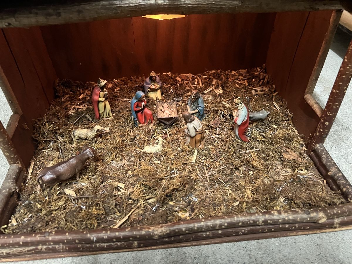 Articoli in legno: Handgefertigte Weihnachtskrippe Holz/Moos,Top Zustand! – Usato da Schaffhausen venduto da cca_99x2 5