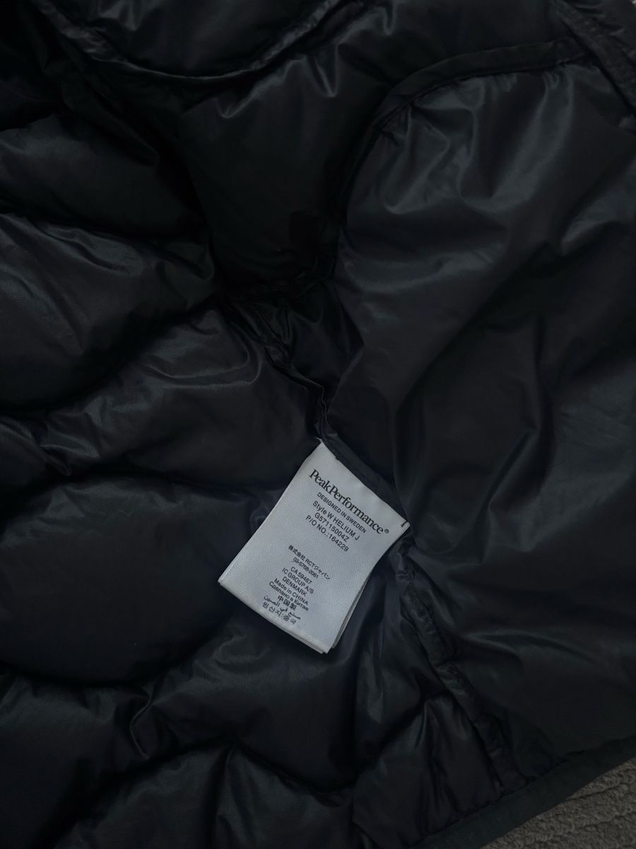 Peak Performance Jacken: Peak Performance Daunenjacke leicht – Gebraucht aus Davos Platz von Luckyleo 3