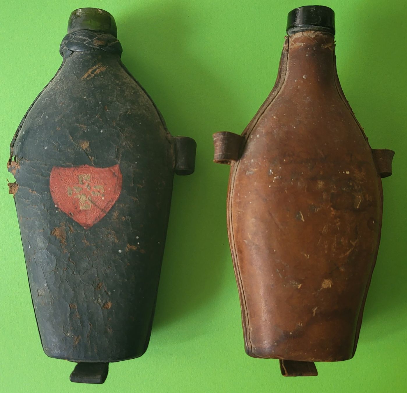 Schweizer Armee Borracce & Thermos: Anciennes gourdes armée – Usato da Montet (Glâne) venduto da Koada2