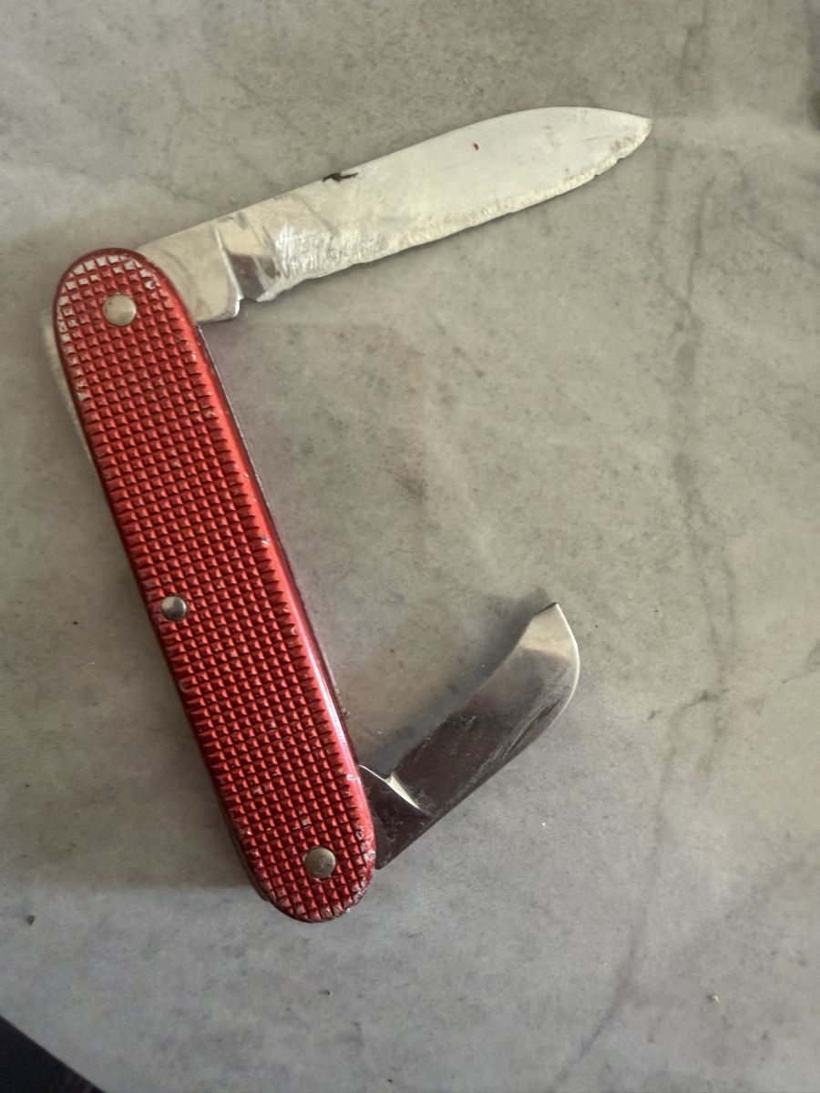 Victorinox Taschenmesser: Taschenmesser rot mit 2 Kling – Gebraucht aus Sursee von Fion 1