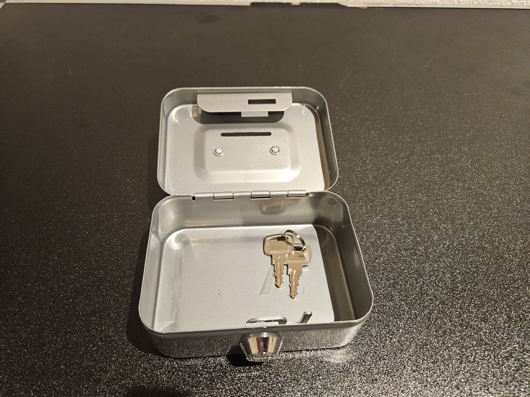 Kassen: Neu - Mini Geldkassette silber – Neu und originalverpackt aus Dagmersellen von J_RP_Dagmersellen 1