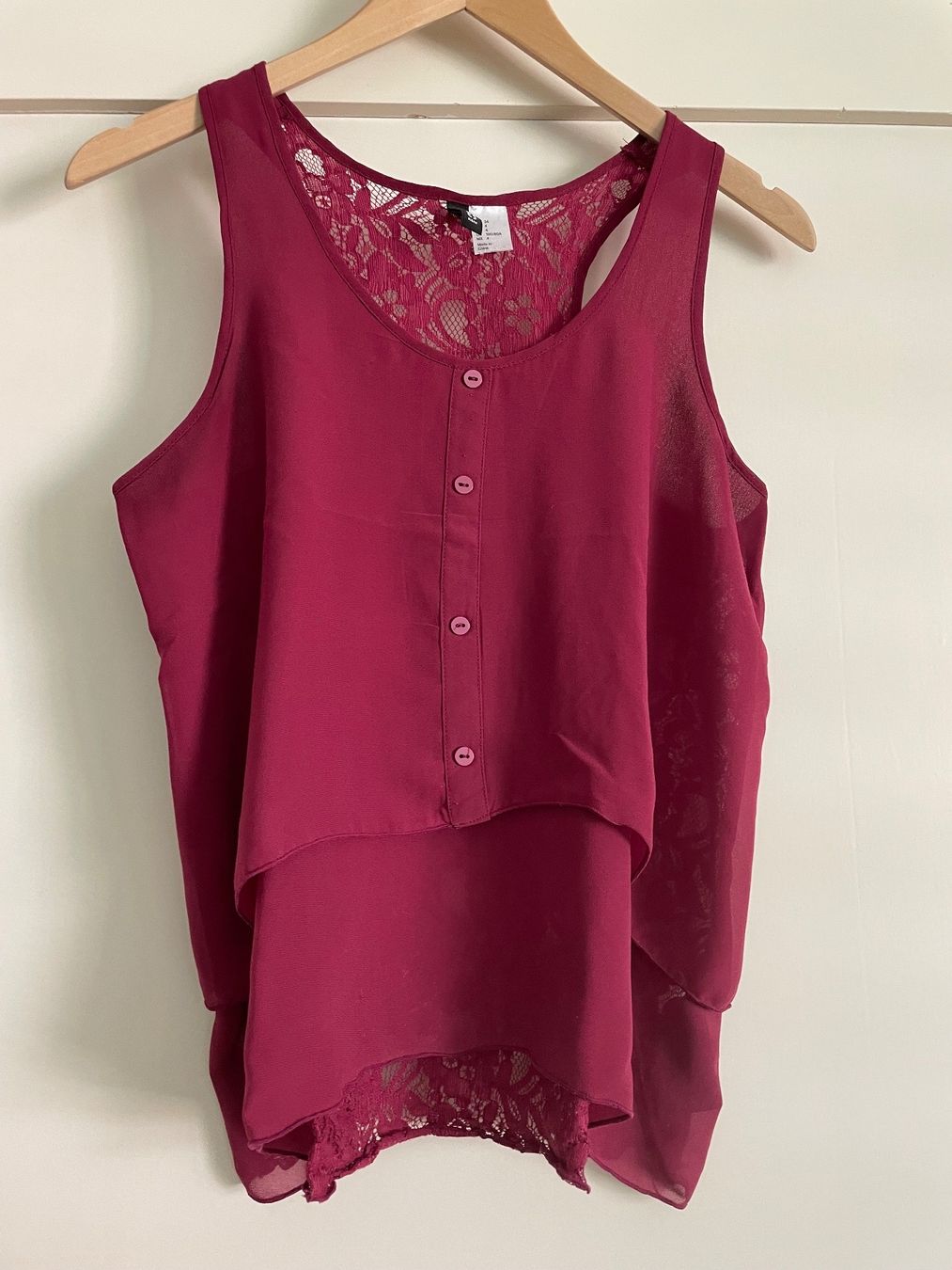 H&M Top: Bordeauxrotes Top Bluse mit Spitze Grösse 34-36 – Usato da Winterthur venduto da secondhand_love 4