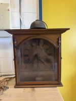 Antik Wanduhr mit Glocke, Holzgehaeuse