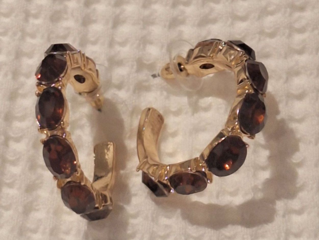 Boucles d'oreille: Ohrstecker Ringe mit.cocnac Farbe Steine – D'occasion à Kerzers par ExpressoTerreno