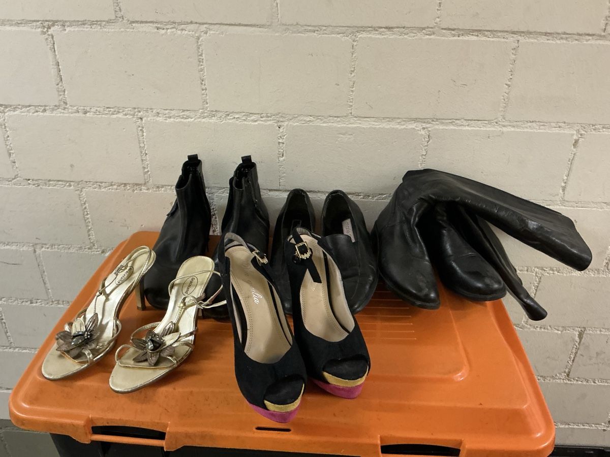 Scarpe da donna: Diverse Schuhe – Usato da Basel venduto da S.Wehrli72 1