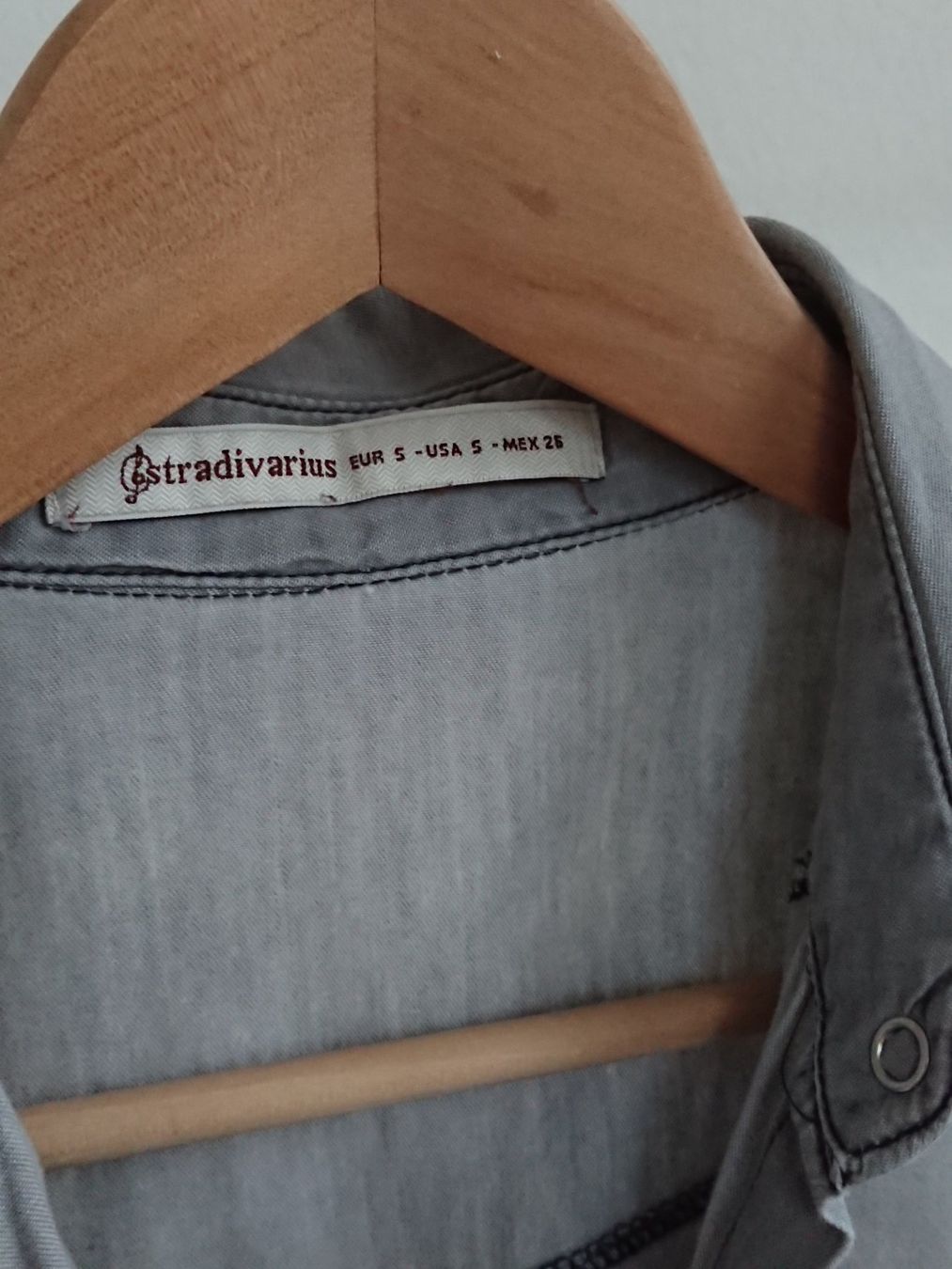 Stradivarius Camicette: Damen Bluse Stradivarius Gr. S Grau 100% Baumwolle – Usato da Hallau venduto da CHACLA 1