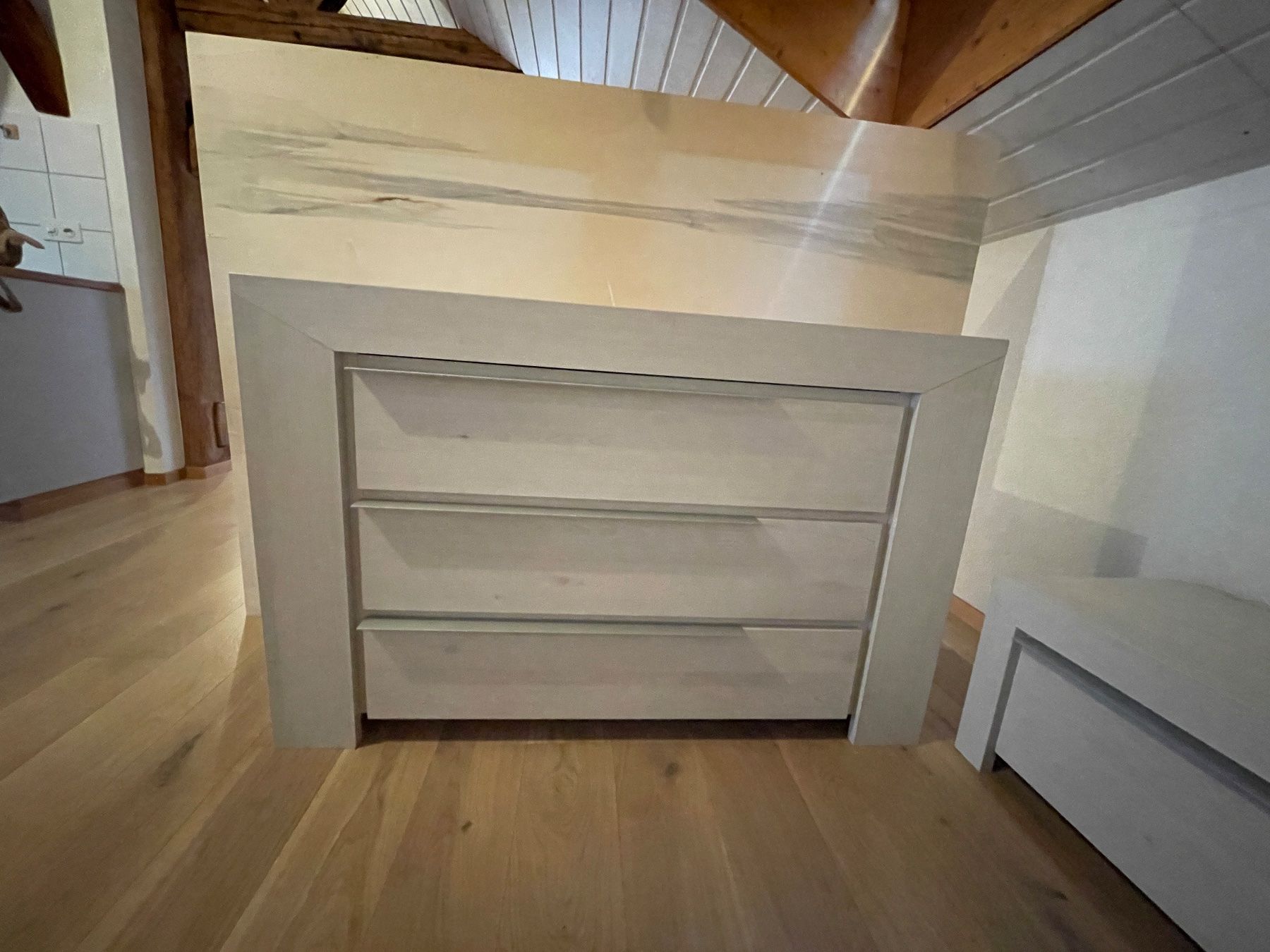 Letti: Ensemble de chambre : lit, commode et table de nuit – Usato da Malleray venduto da bel_rd6b 2