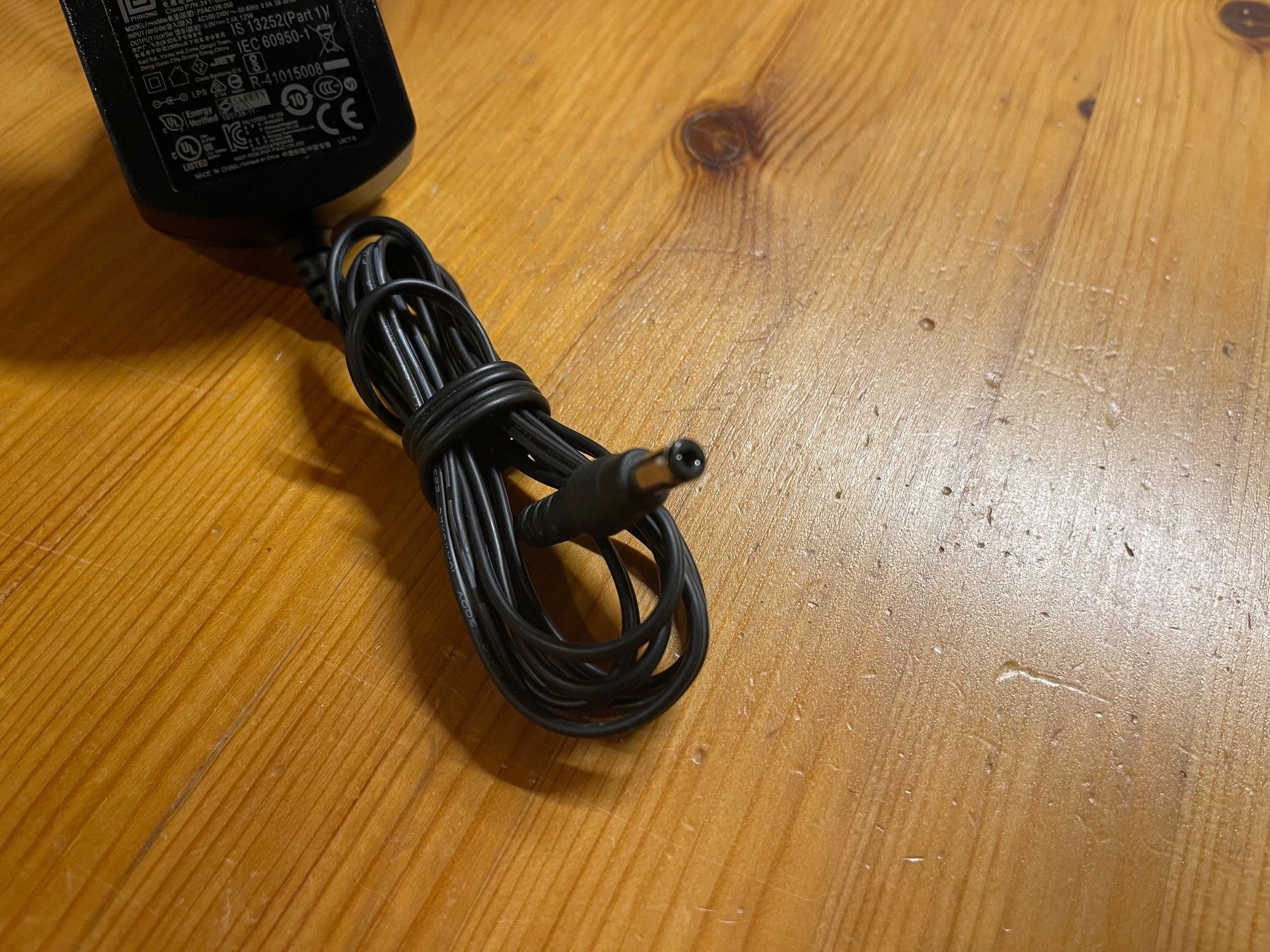 Ladegeräte: Power Adapter (12W) – Gebraucht aus Böbikon von pxtr 2