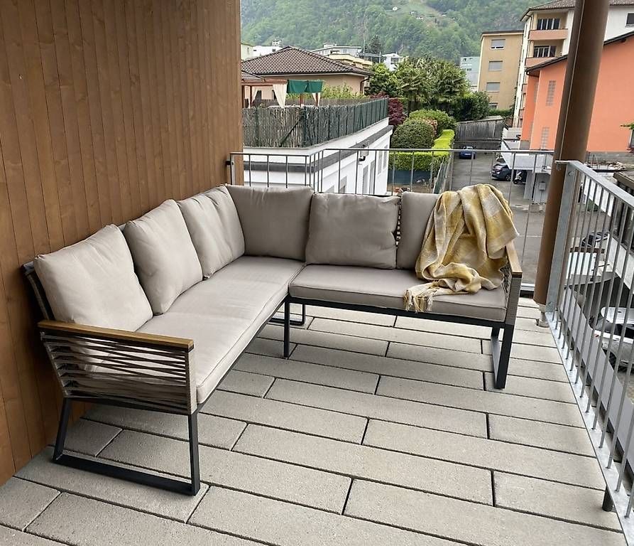 Sofas: Divano da esterno con cuscini – Gebraucht aus Bellinzona von axe_tx72 1