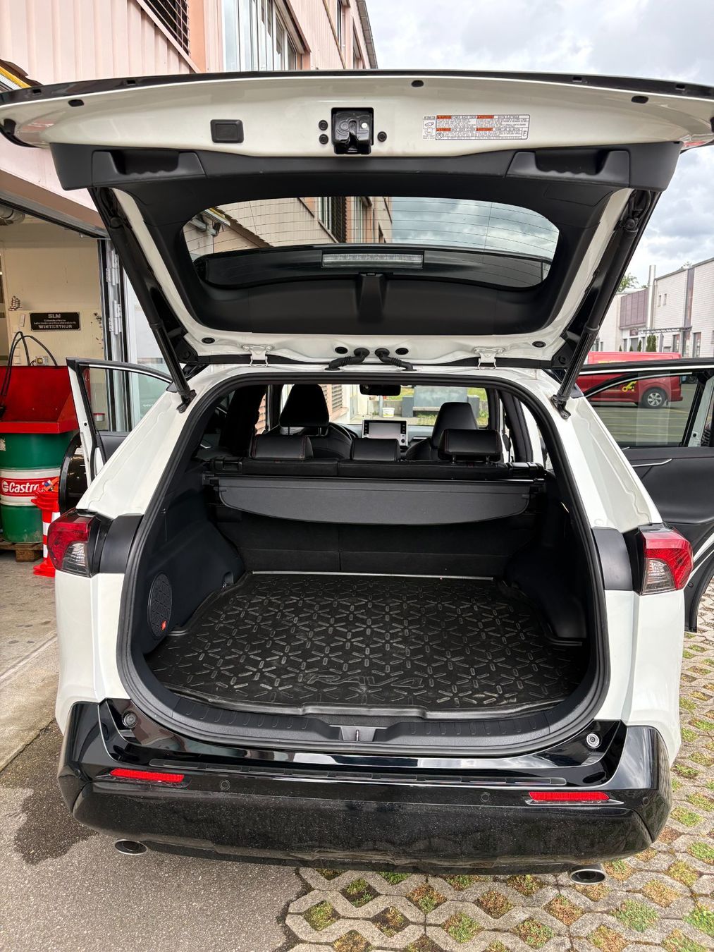 Toyota Automobili: TOYOTA 2.5 Plug-In-Hybrid Platinum – Usato da Nürensdorf venduto da Werkfeld 9